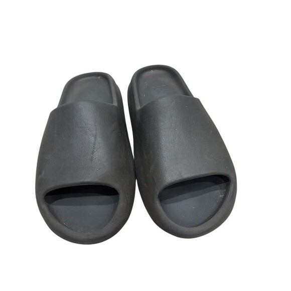 Yeezy Slides Onyx Black Size 11 Mens Sandals main image 7